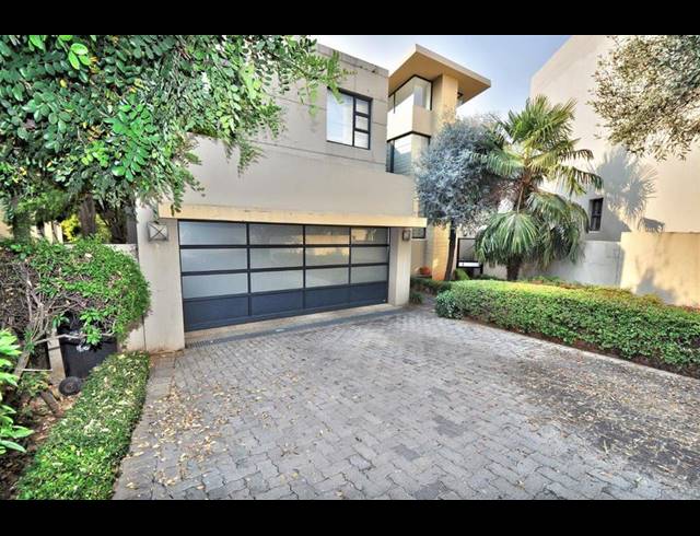 5 BEDROOM HOUSE FOR SALE IN NORTHERN ACRES